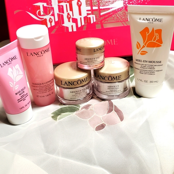 Lancome 7 piece travel size set.